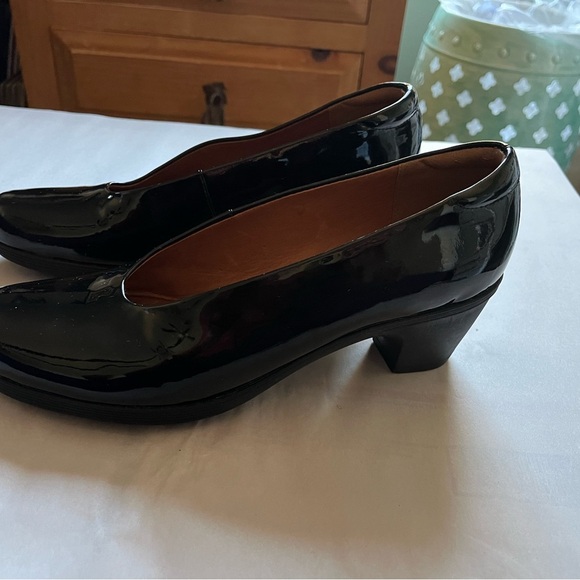 Clark’s Artisan Black Patent Leather Comfort Pump/Heels women’s size 9.5 M. GUC - Picture 6 of 9